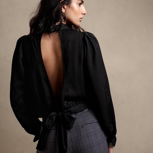 Banana Republic Factory Long Sleeve Cropped Open-Back Blouse - Picture 1 of 15